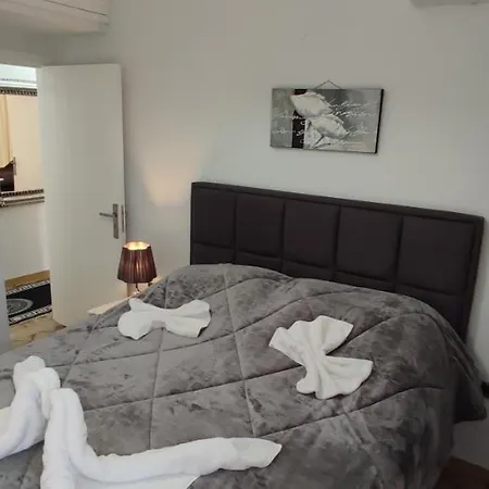 Апартаменты Ixian House Иксиа