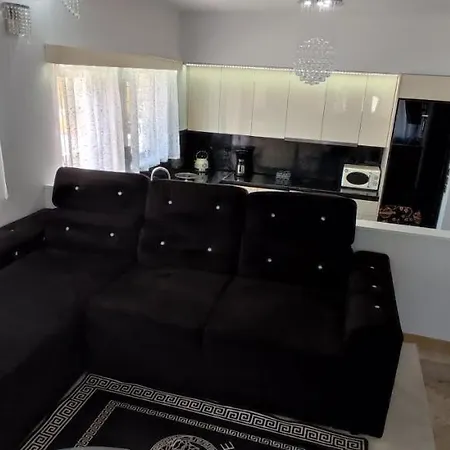 Ixian House Апартаменты