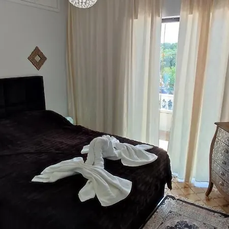 Ixian House Апартаменты