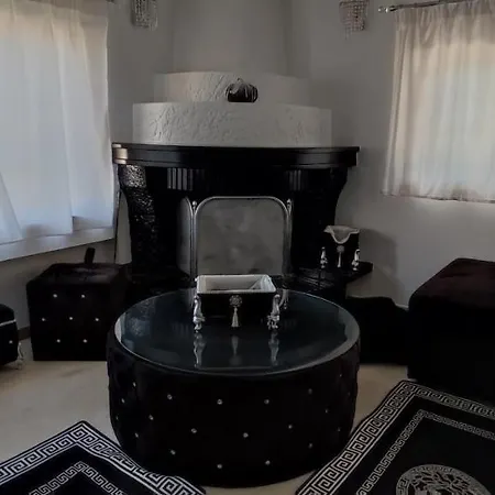 Ixian House Апартаменты Иксиа