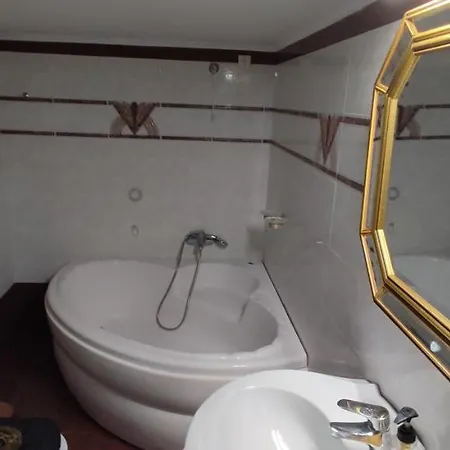 Ixian House Apartament *